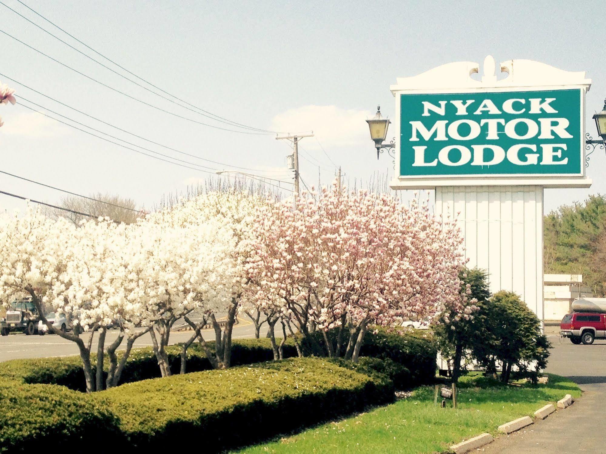 Tappan Zee Hotel West Nyack ภายนอก รูปภาพ