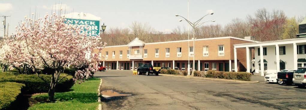 Tappan Zee Hotel West Nyack ภายนอก รูปภาพ