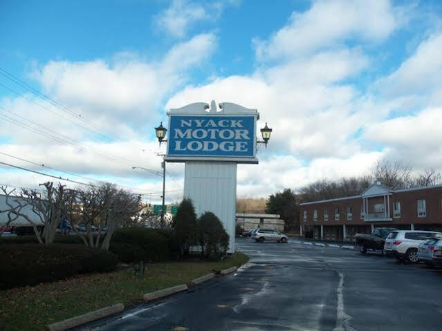 Tappan Zee Hotel West Nyack ภายนอก รูปภาพ
