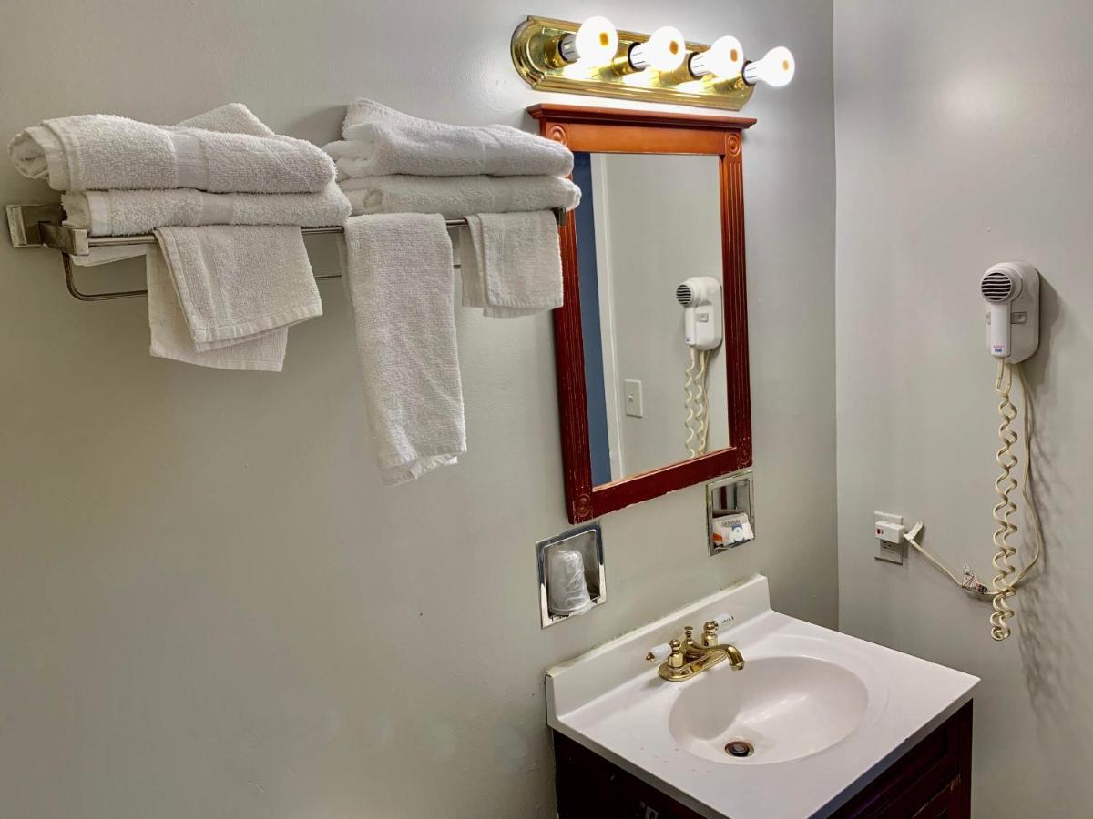 Tappan Zee Hotel West Nyack ภายนอก รูปภาพ